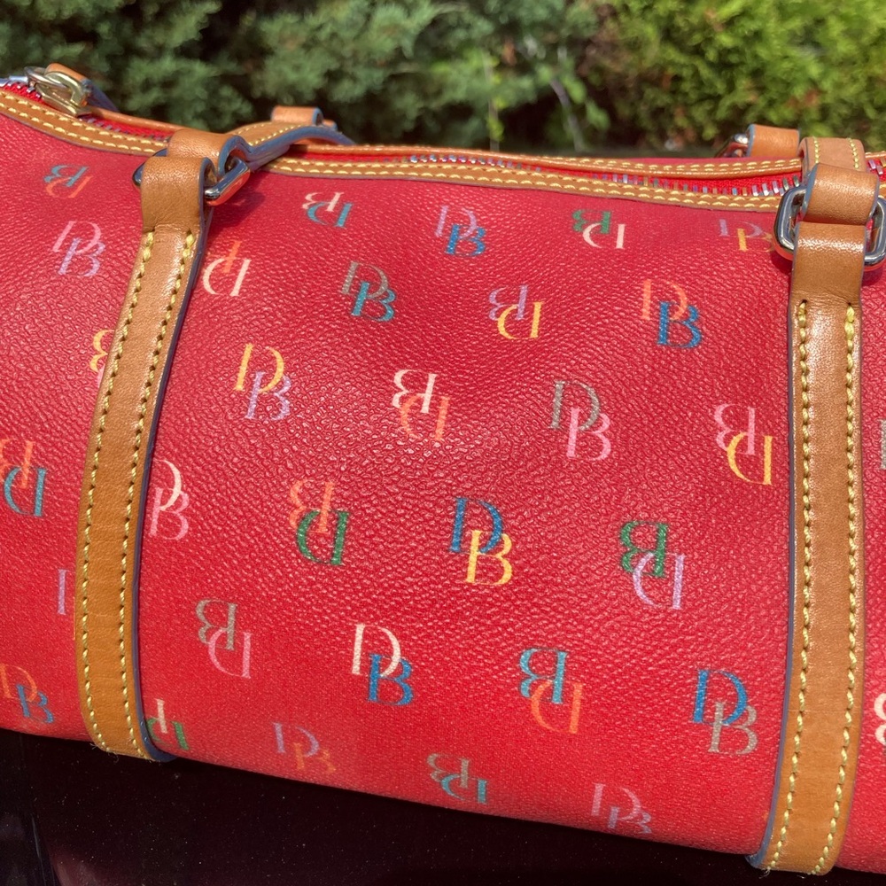 Stylish Dooney & Bourke pink monogram barrel, shoulder/satchel rainbow bag - Picture 13 of 15